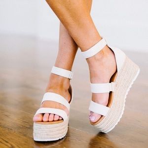 Beautiful White Platform Espadrilles 🌟